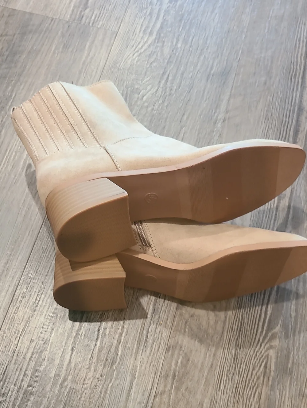 Universal Thread Ashley Low Block Ankle Booties - Taupe Size 9.5
